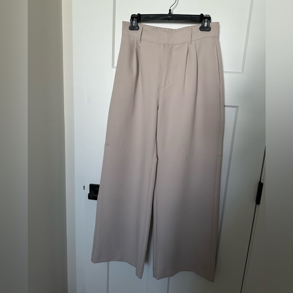 Abercrombie & Fitch Tailored Pants - Picture 1 of 3